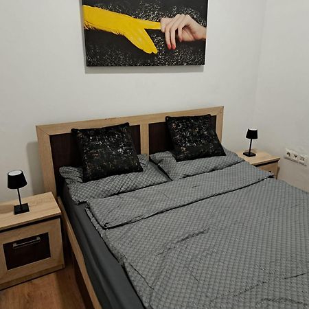 Regim Hotelier Pietonală Oradea Exterior foto
