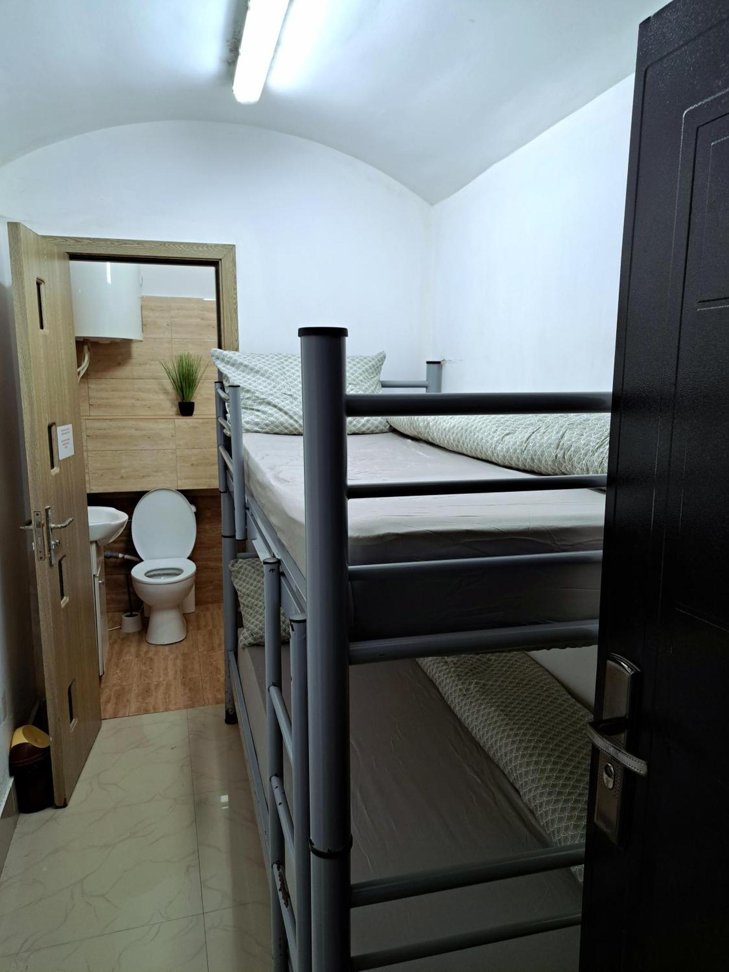 Regim Hotelier Pietonală Oradea Exterior foto